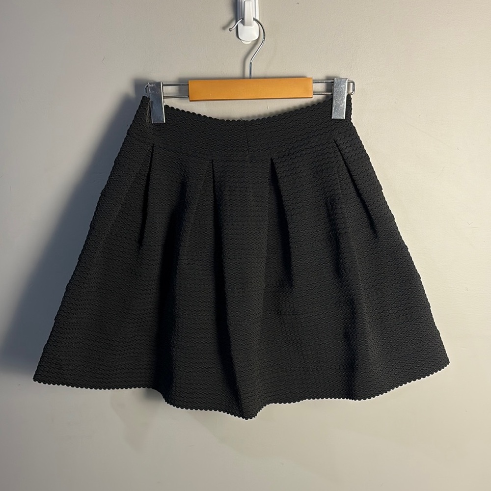EXPRESS Structured A-Line Skater Skirt Black Textured Goth Dark Academia Wom's S